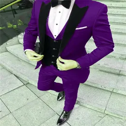 Terno Casamento Mężczyźni garnitury 3 sztuki Slim Fit Suits Business Groom Purple Tuxedos dla mężczyzn Formalne garnitur ślubny Blazer Pants Vest187i