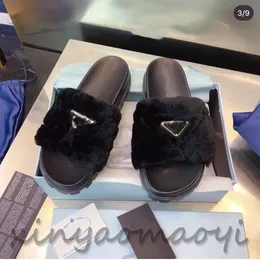 Chinelos de pele shearling triângulo marcador mulheres sandália designer sapatos deslizamento em mule plana lã fluff cortiça slides moda couro