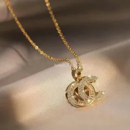 Luksusowe 18 -karatowe złote naszyjniki projektant biżuterii mody wisiorek naszyjnik