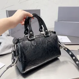 【国内即発送】【送料無料】 ★MINIPEGASI UUF★BLACK/SILVER★ DHgate.com:Womens Jet Set Charm Top Zip Pochette Leather