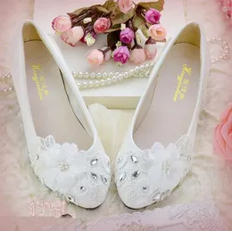 Cristaux de luxe chaussures de mariage femme Pumsp blanc dentelle fleurs chaton talons femmes chaussures talons bas 2018 chaussure de mariée Pump1153876