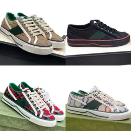 Designer Woman Tennis Shoes 1977 Sneaker High-Top Canvas Man Canvas Shoes Green and Red Web Stripe gummisula Stretch Cotton Low Platform Sneaker med låda storlek 35-44