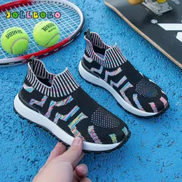 Sneakers Bambina Bambini Scarpe da corsa leggere Slip on Rosa Nero Walking Tennis traspirante per bambini piccoli Grandi 230915
