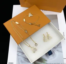 V carta urso pingente colares elegantes moda feminina simples cristal strass pulseira brincos colar conjunto sem box2699139