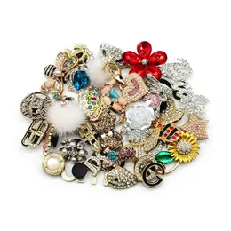 Charms 2022 Neue Designer Bling Clog für Dekorationen Goldene Luxus Metall Schuhzubehör Schnallen Drop Lieferung Schmuck Erkenntnisse Compon Dhbbl