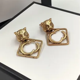 Tiger Head Studs örhängen Luxury Womens smyckesdesigner Studörning Kvinnor Guldörhängen av hög kvalitet Casual Goldn Hoop Earring D2302Z