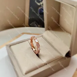 Luksusowy projektant Pierścień mody Women Wedding Pierścień luksusowe pierścionki zaręczynowe dla kobiet wysokiej jakości biżuteria dama świąteczna