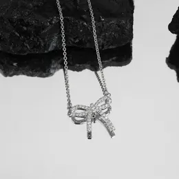 Halsketten neue Designer Unisex weibliche 18k Gold Schleife Halsketten für Frauen Silber trendige Anhänger Modeschmuck Mutter Valentinstag Geschenk für Gi