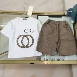 Luxus-Designer-Kleidungssets für Kinder, T-Shirt, weiß, monogrammiert, Shortst-Mode, britische Modemarke, Sommer-Kinderschätze, Mädchen, Baumwolle, schwarz, weiß, zweiteilig, AA