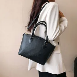 Marca 24SS bolsos de mensajero para mujer bolso de hombro de gran capacidad bolso cruzado otoño