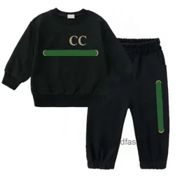 Em estoque designer crianças conjuntos de roupas do bebê roupas esportivas meninos camisola terno roupas infantis tops calças tamanho de duas peças 90-160top