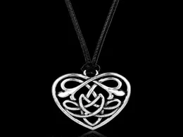 Colgantes de corazón huecos con nudo irlandés gótico, dijes, cadena de cuerda de cuero, gargantilla, collar para mujer, accesorios 1667939