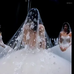 Bridal Veils Whitney Kolekcja luksusowa długa welonowa katedra pełna perły z koronkowymi kwiatami wspaniałe wesele mariage