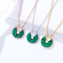 Lovers Gift High Quality 925 Silver Amulet Necklace Natural Shell Malachite Green Plated Thick Classic Light Luxury snygg mångsidig klubbkedja