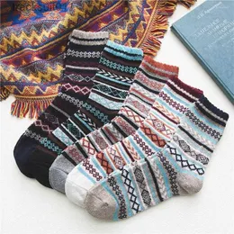 Men's Socks 5 Pairs Retro Womens Mens Winter Thermal Socks Warm Soft Wool Thick Nordic Sock Retro Comfortable Male Socken L230919