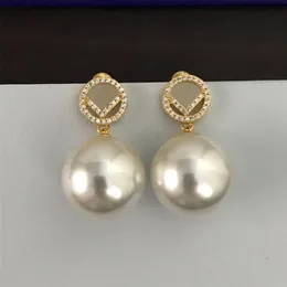 Fashion Brand Womens Earring Studs With Pearls F Designers Women Ear Rings Party Suit Luxury Wedding Jewelry Premium Jewelrys323Q