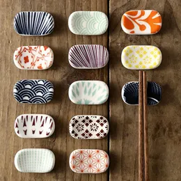 Flatware Sets 1PC Ceramic Chopsticks Holder Chinese Style Colorful Chopstick Rack Pillow Care Rest Kitchen Tableware Gadget Supplies 230919