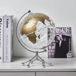 Decorative Objects Figurines Topgrade Europeanstyle Light Luxury Globe Metal Frame Wire Drawing Technology Office Living Room Study Decoration 230919