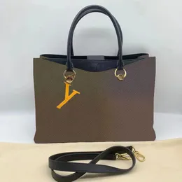 Purses Designer Woman Handbag Large Tote Shourdlebag Bag Luxury Handbags大容量ファッションクロスボディアートワーク