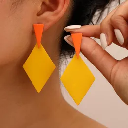 أقراط التدوير العصرية الصفراء رذاذ مربعة مربعة للنساء التصميم الإبداعي المجوهرات الهندسية بالجملة