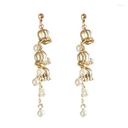Orecchini con perno 6 paia/lotto nappa di perle di fiori in metallo di gioielli di moda per le donne