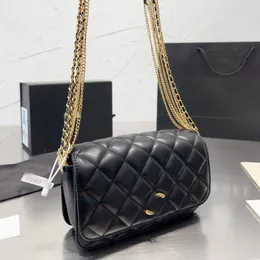 Kadınlar lüks marka çantası tek omuz çantası püskül zincir çanta omuz sırt çantası çapraz backpack flip küçük kare çanta 21cm