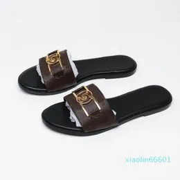 FashionWomen Gingham Fashion Love Sandals Sandal With Gold Metal Decoration Black Brown And White Beach Slides5845320