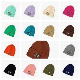 Unisex vinter hattar solid varm designer stickade hattar höst hip hop caps kvinnors skallies mössor för kvinnor män
