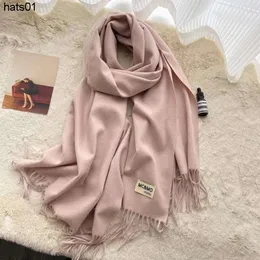 2023 Sciarpa Designer Fashion reale Mantieni sciarpe di alta qualità semplici Accessori in stile retrò per sciarpe da donna 22 colori Scialli di lusso invernali in cashmere di marca