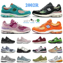 2002r B2002R designer mens casual shoes Protection Pack Rain Cloud Water Be the Guide Peace Be the Journey Oasis Bryant Giles What Now Light Grey Men sports sneakers