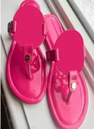 2022 Women Sandals Hollow Out Logo Flat Slippers Sandal Studded Girl Shoes Arlive Jelly 플랫폼 슬라이드 Lady Casual Flip Flops WI3110496