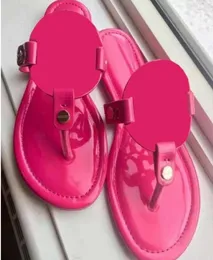 2022 Women Sandals Hollow Out Logo Flat Slippers Sandal Studded Girl Shoes Arlive Jelly 플랫폼 슬라이드 Lady Casual Flip Flops Wi5247262