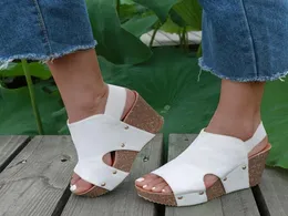 2020 nouveau été femmes sandales dames bout ouvert chaussures décontractées plate-forme cale diapositives plage en cuir talons compensés sandales CX2006119990784