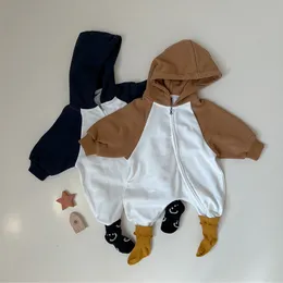 Rompers Autumn Baby z kapturem z kapturem Romper Boy Born Modna Moda Patchwork Jesksuit Niemowlę bawełniane ubrania 024m 230919