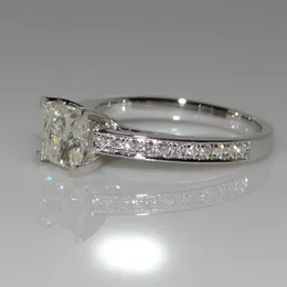 18 Karat Weißgold, Prinzessinnen-Diamantring, quadratischer Diamantring mit vier Krallen, weibliche Modelle, Hochzeit, einfacher Ring, Einzelhandel, Whole237D