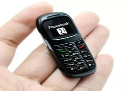 Petits téléphones portables GSM de haute qualité Bluetooth Mini téléphone portable BT Dialer Casque sans fil universel Téléphone portable BM70 avec vente au détail b5553337