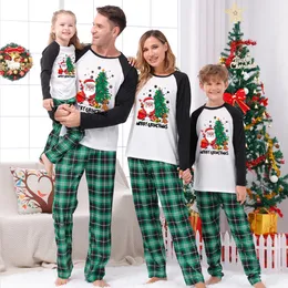 Одинаковая одежда для всей семьи Зеленая рождественская пижама с милым принтом Санта-Клауса Одинаковая одежда для всей семьи Костюм для рождественской вечеринки «Папа, мама и я» Зеленый клетчатый лоскутный комплект 230920