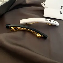 Yeni Siyah Beyaz Vintage Saç Barrettes Tasarımcı Lüks Mektup Saç Jewelry Yüksek Kaliteli Kadınlar Sevgi Hediyeler Saç Klipli Doğru Logo Basit Tarzı Saç Barrettes