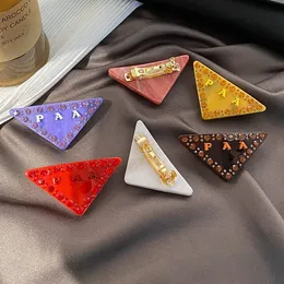 Italian Designer Triangle Hair Clip Vintage Colorful Diamond Barrettes Designer Brand Charms HairJewelry New Style Side Hair Clips Classic Womens Headwear
