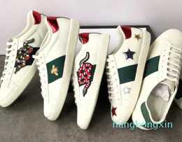 Tränare designer klassiska märkesskor älskar sneakers läder sneaker blomma broderad python tiger kuk ess män kvinnor nya färger storlek med grön låda n