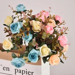 Dekoratif çiçekler 5pcs yapay Avrupa gül çiçek buket regalos dia de la madre caja sahte gartendekoration figüren kız arkadaşı için