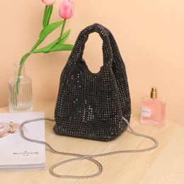 Kvällspåsar 2023 Kvinnors väska kvinnliga messenger väskor Black Diamond Portable Basket Light Luxury High Grade Hink Sac Main 230920