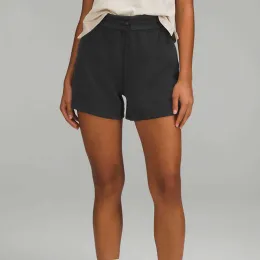 L-42 Yoga Outfits Shorts Gym Jogging Running Tight Women High midjelyftning Push Up Leggings Sports Pocket Fitness Short Pant Designer
