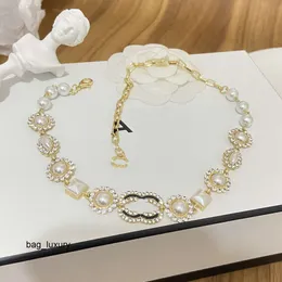 Chokers Choker Designer Necklace Fashion Women Designer Necklaces 18K Gold Plated Choker L-Letter Pendant Chain Faux Leather Wedding Jewelry
