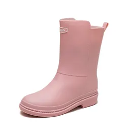 Botlar Kadınlar İçin Kauçuk Ayakkabı Moda Orta Buzağı Botları Konfor Su Geçirmez Yağmur Galoshes Kadın İş Bahçe Sakız Botları 230920