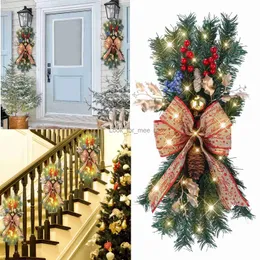 Dekoracje świąteczne PRELIT PRELIT STAIRWAY TRIME Świąteczne wieńce do drzwi przednie wakacyjne okno wiszące ozdoby do oświetlenia HKD230921