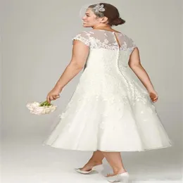 Abiti da sposa modesti con lunghezza del tè taglie forti Applique in pizzo Bottoni ricoperti con corpetto illusione Abito da sposa country da giardino su misura248k