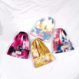 女性の男性のためのネクタイ・ダイ・ビーニー・ウィンター・ニット・ハット・ファッションウールボンネットウォームスカリービーニー高品質4色キャップ