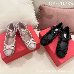 Ballet flats Satin ballerinas with tone-on-tone studs Sheepskin Bow Rivet Satin Dance Shoes Round Head Shallow Flat Bottom Ballet Shoes Valention shoes X6S2L