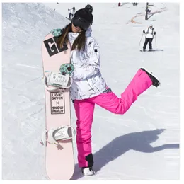 Garnitury narciarskie 30 garnitur narciarski Kobiet Kurtka snowboardowa i spodnie górskie Wodoodporne wiatroodporne oddychanie na zewnątrz ciepły płaszcz śniegu 230920